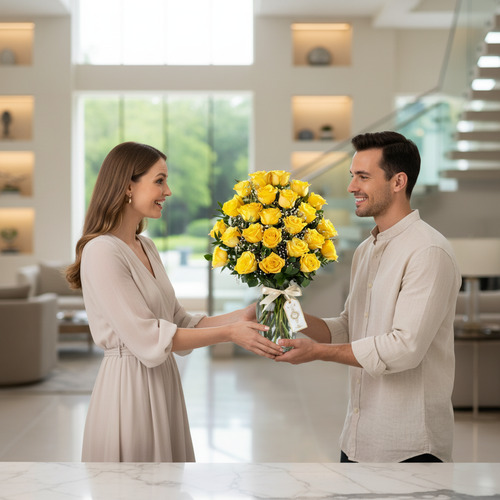 Hombre entregando a una mujer un gran ramo de rosas amarillas en el interior luminoso de una casa moderna